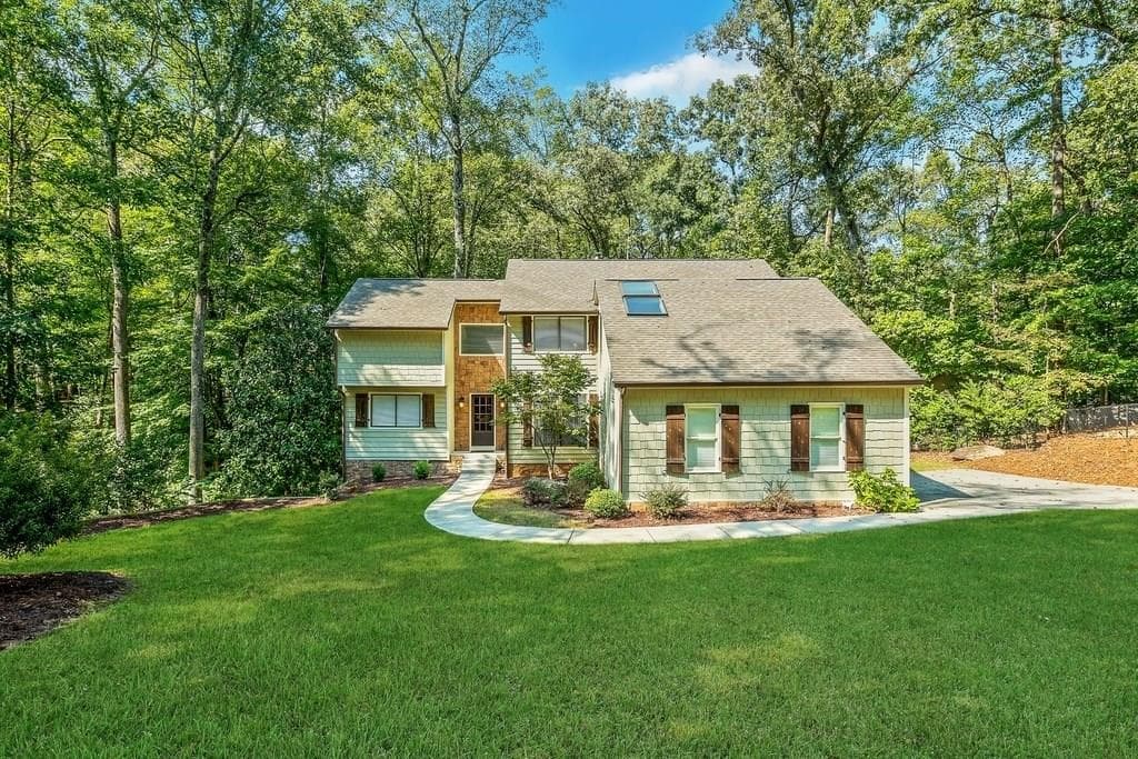 5 bedroom, 3,462 sq ft single family residence sold at 152 SHADOWLAKE Lane, Marietta, GA 30067