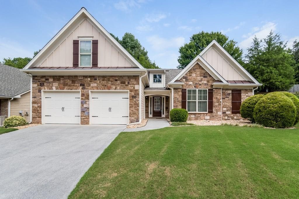 4 bedroom, 2,464 sq ft single family residence sold at 4316 AUSTIN FARM Trail, Acworth, GA 30101