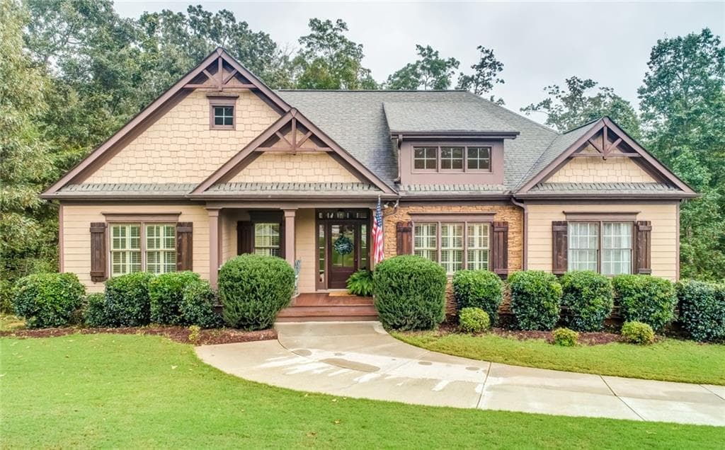 4 bedroom, 3,142 sq ft single family residence sold at 607 Black Hawk Lane, Canton, GA 30114