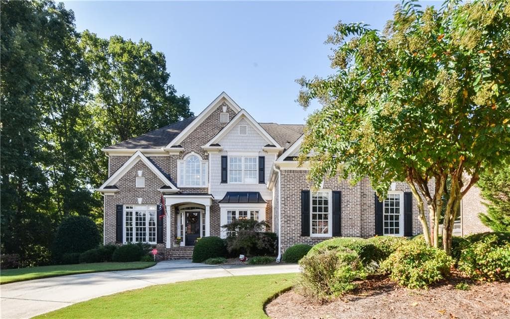 6 bedroom, 6,047 sq ft single family residence sold at 4100 Greenside Court, Dacula, GA 30019