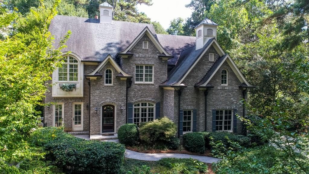 6 bedroom, 5,765 sq ft single family residence sold at 4087 Rickenbacker Drive, Atlanta, GA 30342