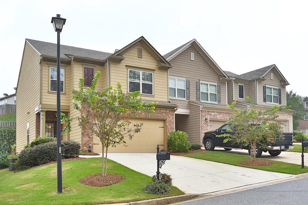 3 bedroom, 1,688 sq ft townhouse sold at 5241 Sherwood Way, Cumming, GA 30040