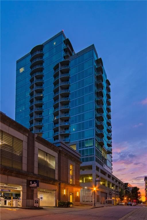 2 bedroom, 1,032 sq ft condominium sold at 943 Peachtree Street 911, Atlanta, GA 30309