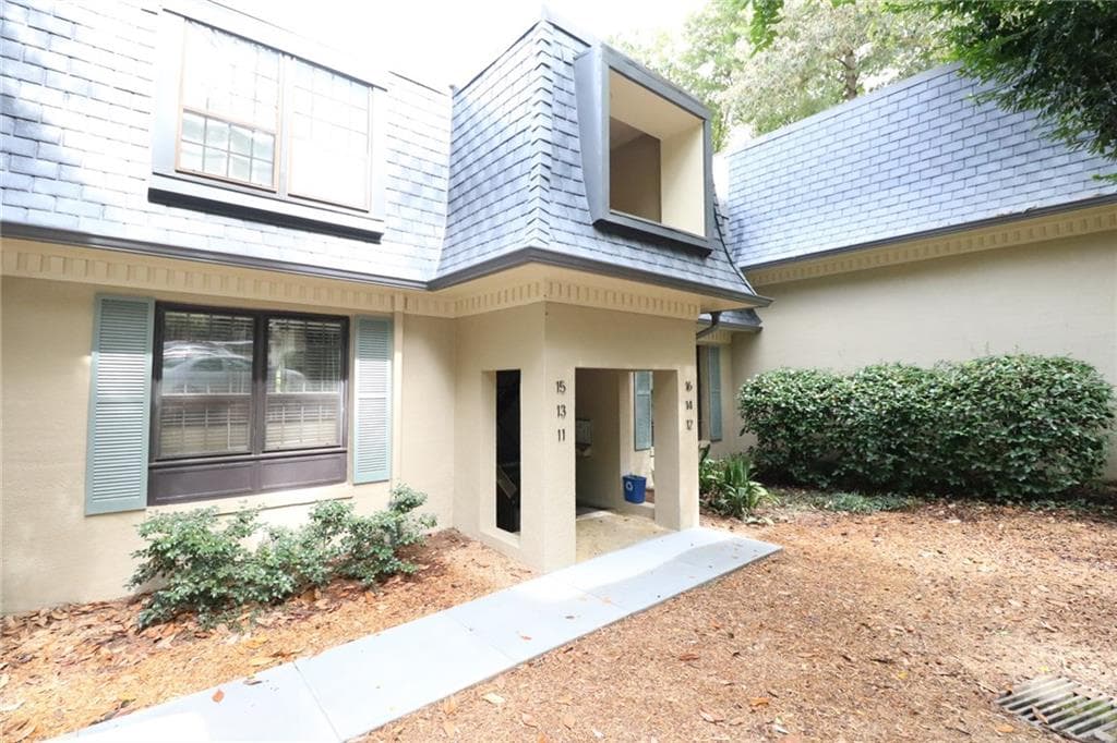 1 bedroom, 824 sq ft condominium sold at 11 Cantey Place, Atlanta, GA 30327