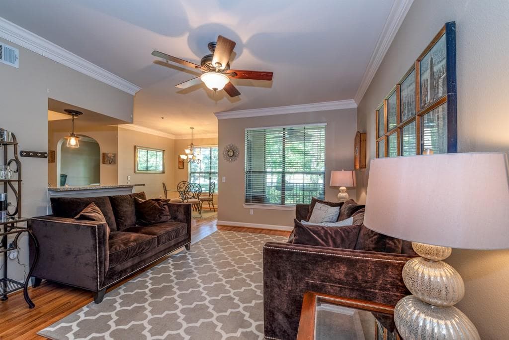 3 bedroom, 1,412 sq ft condominium sold at 3777 Peachtree Road 423, Atlanta, GA 30319
