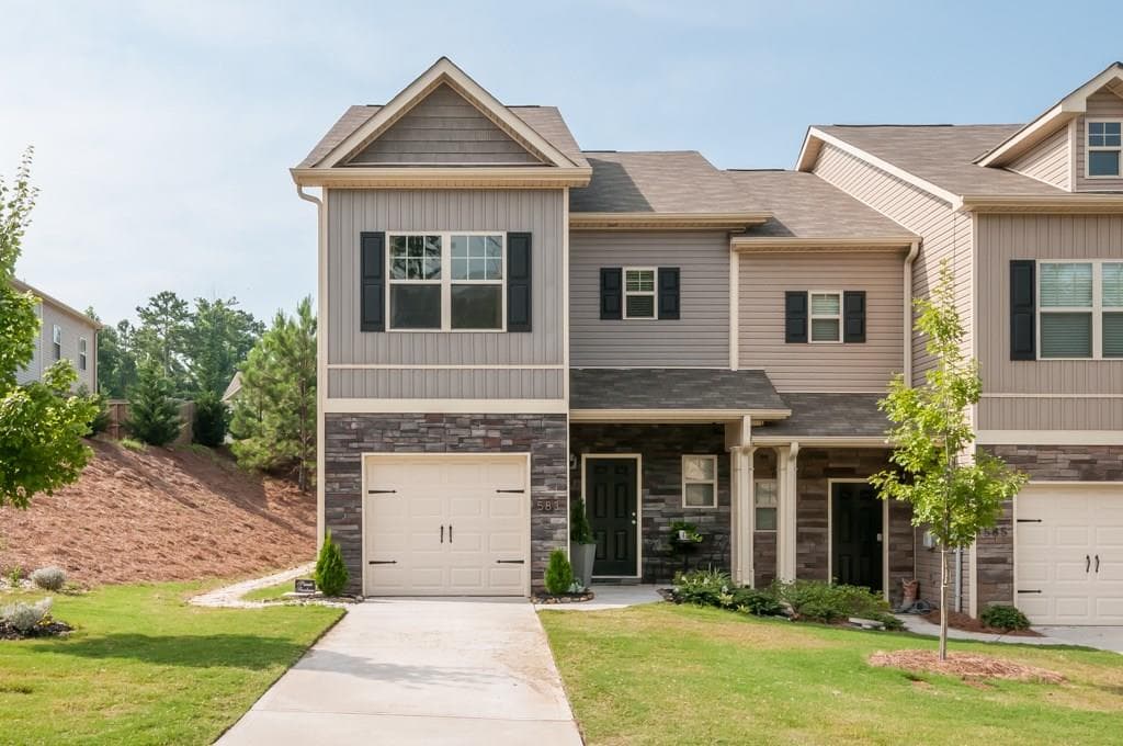 3 bedroom, 2,014 sq ft townhouse sold at 583 OAKSIDE Place, Acworth, GA 30102