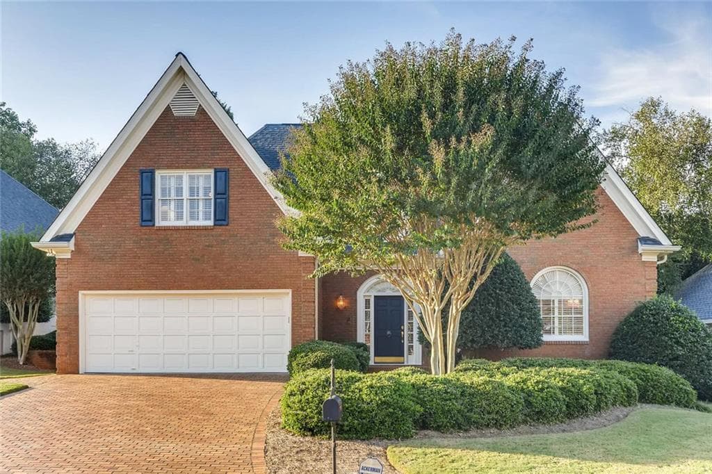 2300 Littlebrooke Trace, Dunwoody, GA 30338 — most recent listing photo