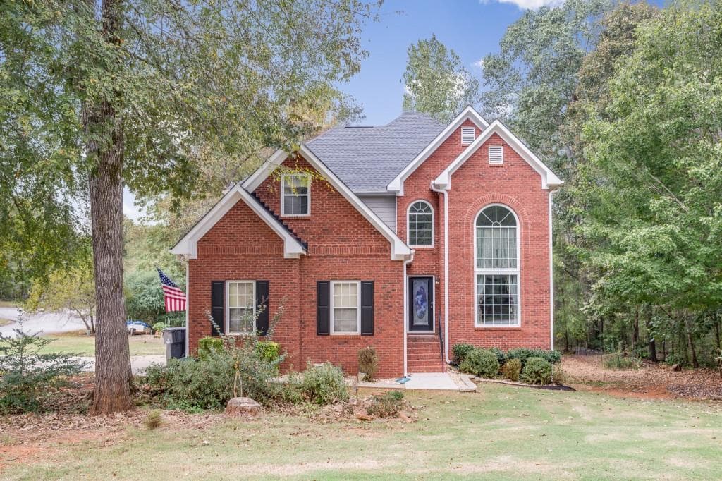 3 bedroom, 3,125 sq ft single family residence sold at 979 Wild Rue Court, Dacula, GA 30019