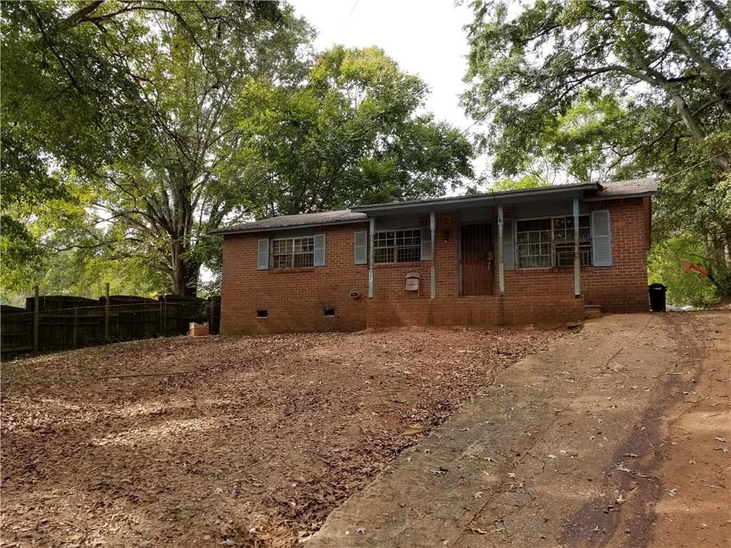 3 bedroom, 961 sq ft single family residence sold at 1951 Akron Drive, Atlanta, GA 30315