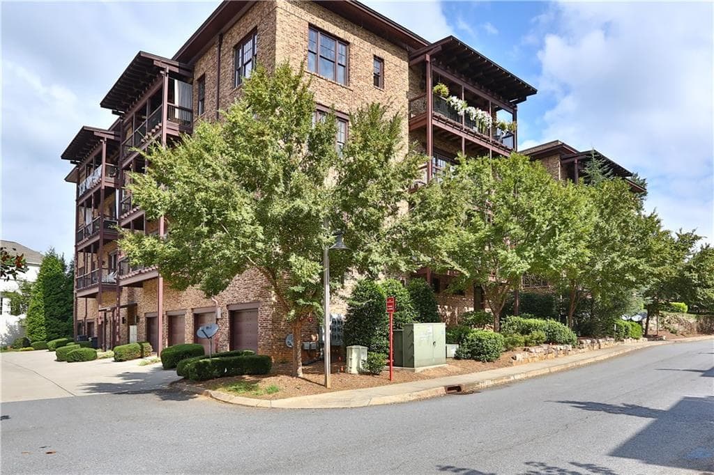 2 bedroom, 1,272 sq ft condominium sold at 5920 Bond Street B305, Cumming, GA 30040