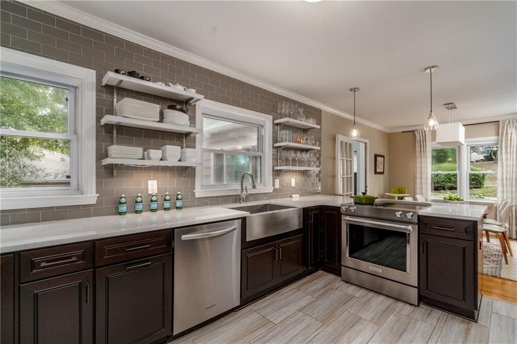 4 bedroom, 2,283 sq ft single family residence sold at 681 N Parkwood Road, Decatur, GA 30030