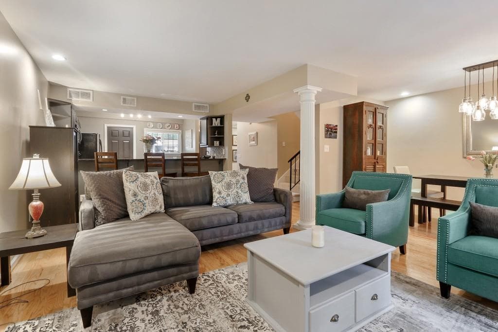 3 bedroom, 1,580 sq ft townhouse sold at 1445 Monroe Drive D13, Atlanta, GA 30324
