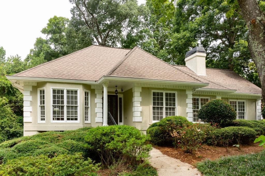 4 bedroom, 2,113 sq ft single family residence sold at 4690 Derby Lane, Smyrna, GA 30082