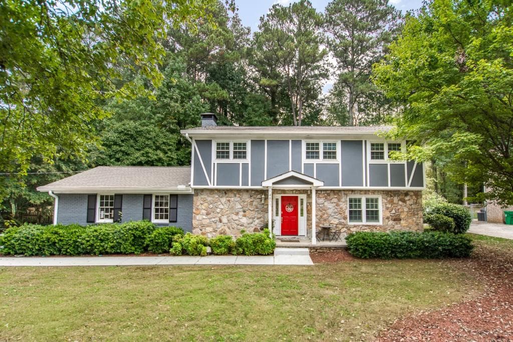4 bedroom, 2,166 sq ft single family residence sold at 4807 Coldstream Drive, Dunwoody, GA 30360