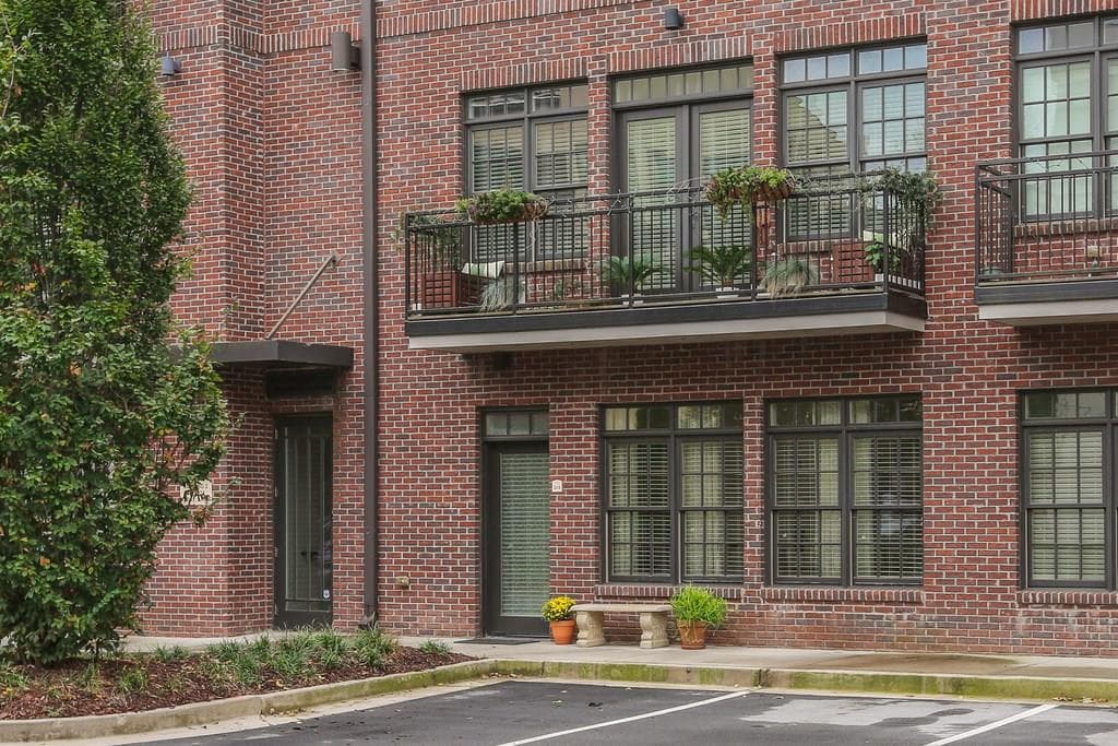 1 bedroom, 864 sq ft condominium sold at 1300 DEKALB Avenue 213, Atlanta, GA 30307