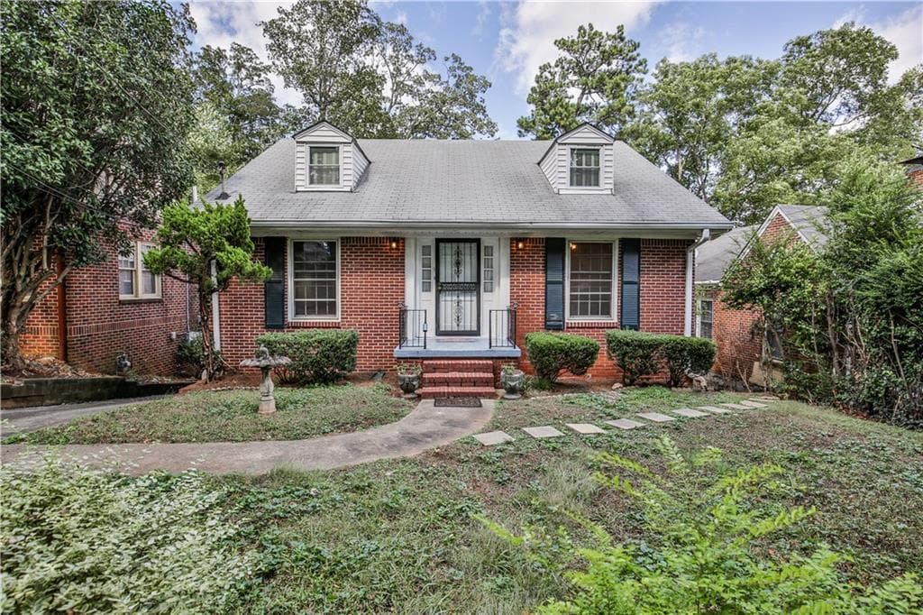 5 bedroom, 1,561 sq ft single family residence sold at 996 Cumberland Road, Atlanta, GA 30306