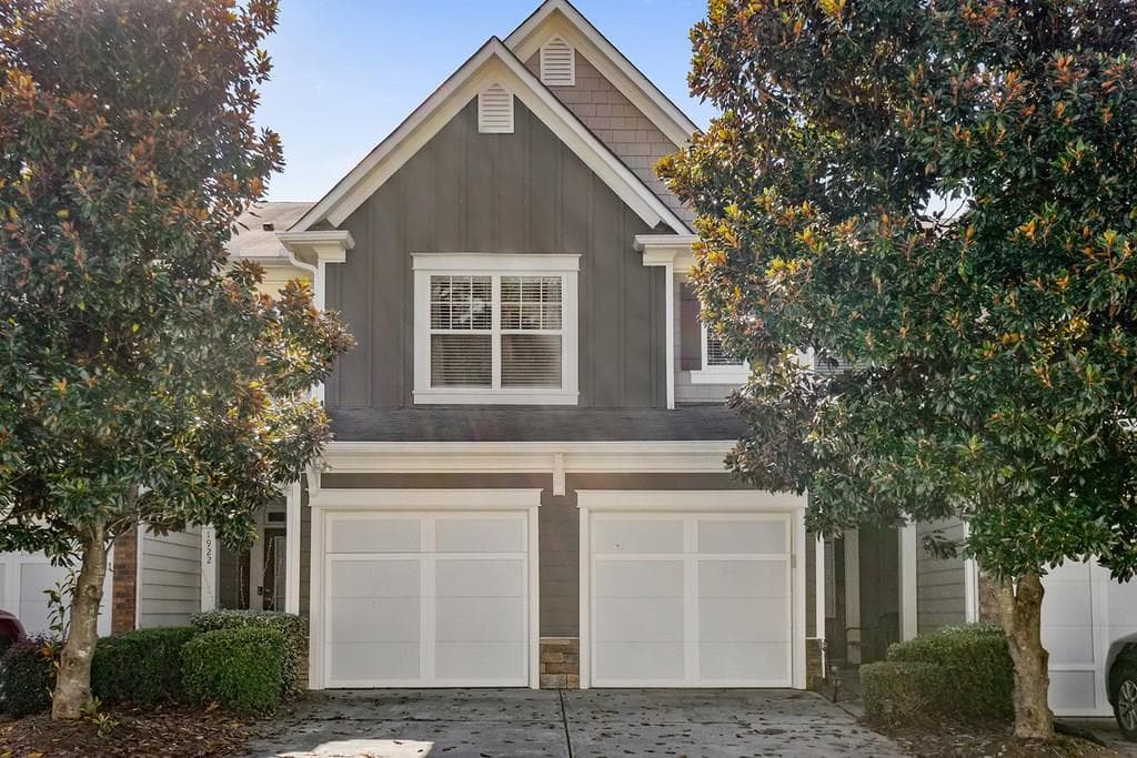 3 bedroom, 1,981 sq ft townhouse sold at 1920 LAKE HEIGHTS Circle, Kennesaw, GA 30152