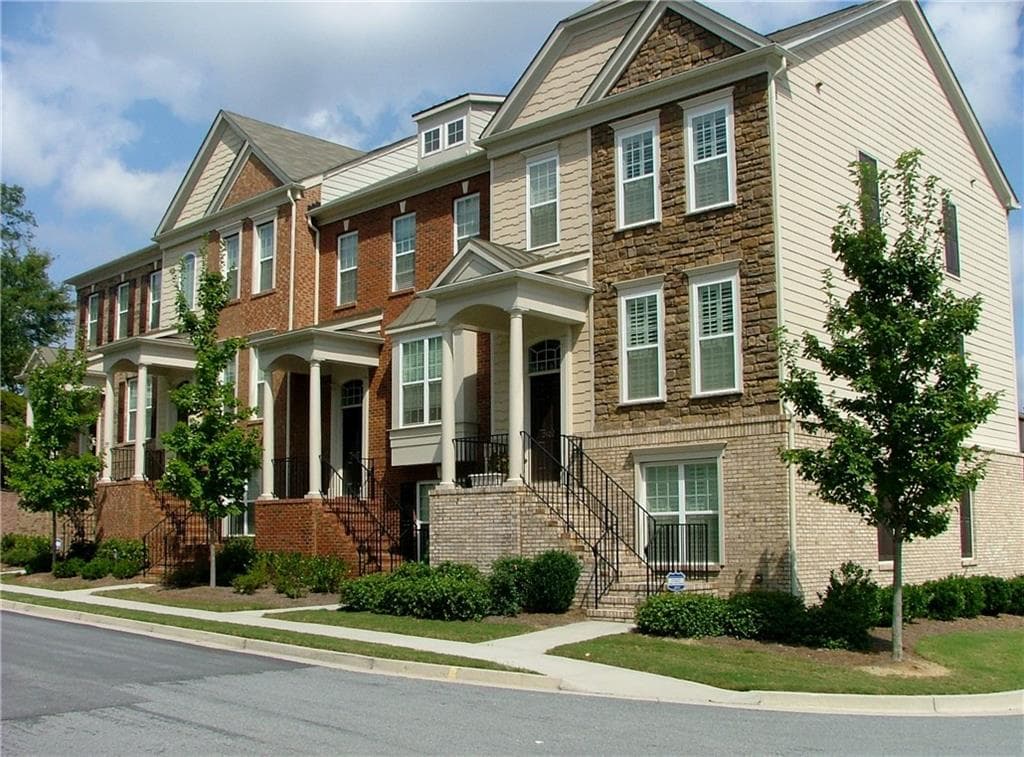 3 bedroom, 1,848 sq ft townhouse sold at 2402 Natoma Court 7, Smyrna, GA 30080