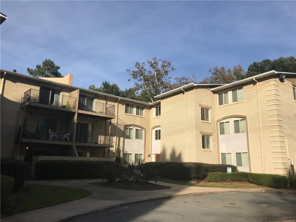 2 bedroom, 1,038 sq ft condominium sold at 5095 Roswell Road 207, Atlanta, GA 30342