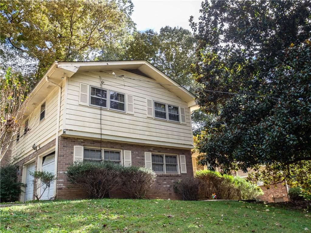 2231 Dartford Drive, Dunwoody, GA 30338 — most recent listing photo