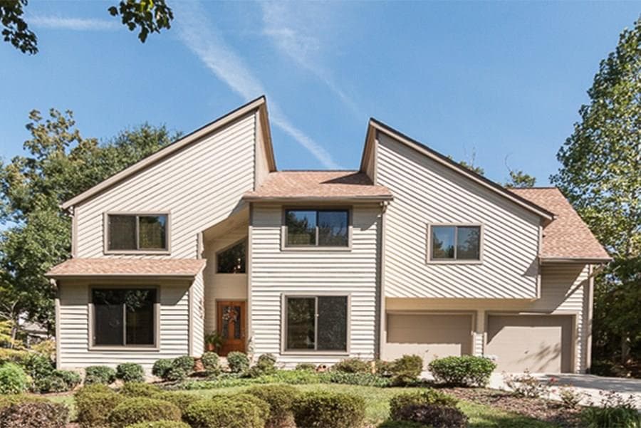 4 bedroom, 2,514 sq ft single family residence sold at 245 N Talbot Court, Roswell, GA 30076