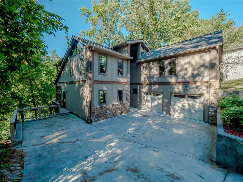624 Lakeshore Drive, Berkeley Lake, GA 30096 — most recent listing photo