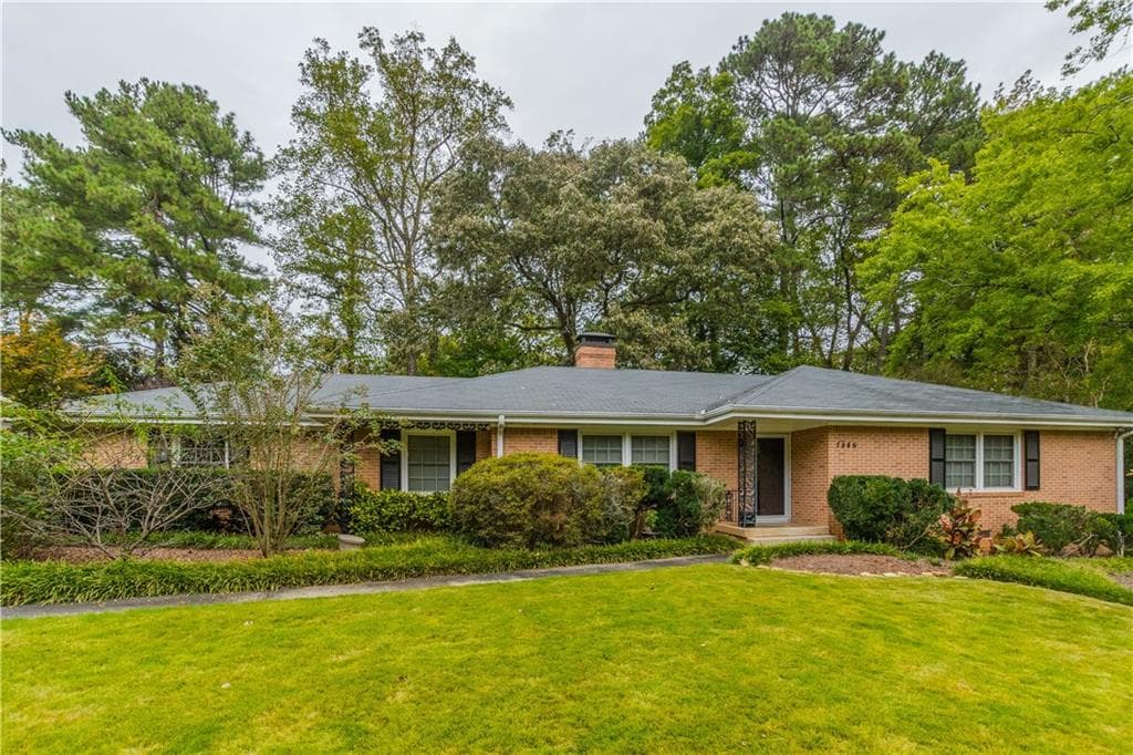 3 bedroom, 1,824 sq ft single family residence sold at 1846 Chancery Lane, Atlanta, GA 30341