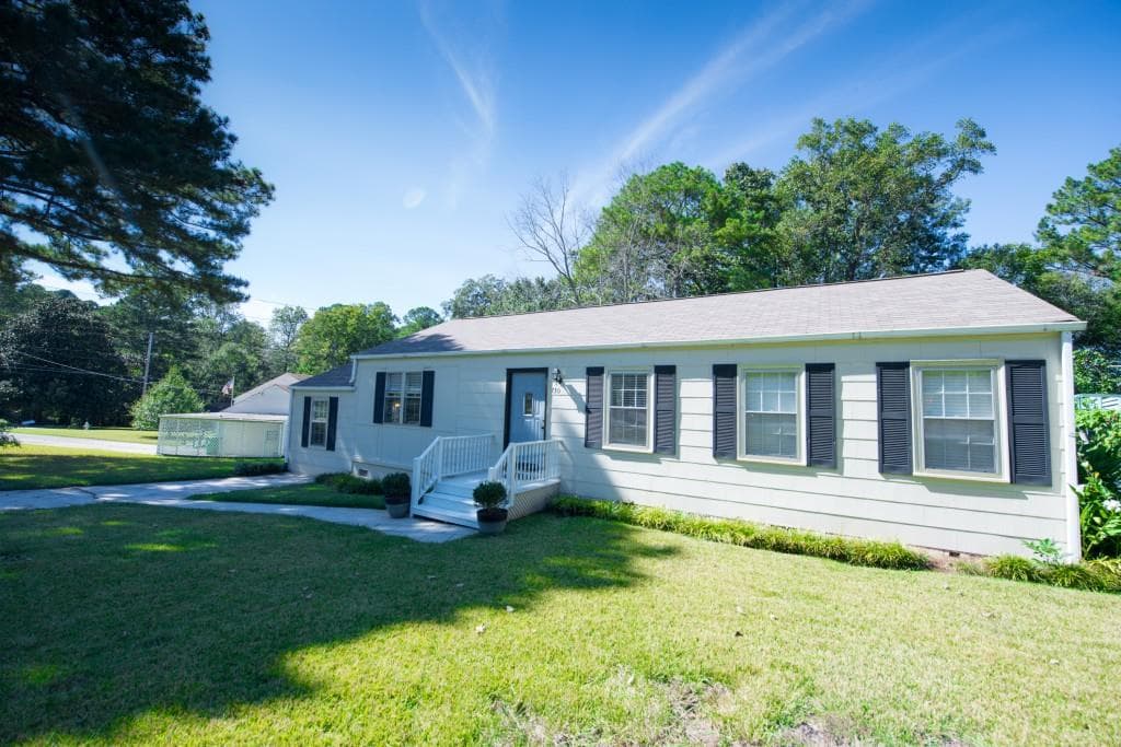 3 bedroom, 1,320 sq ft single family residence sold at 730 Scott Circle, Decatur, GA 30033