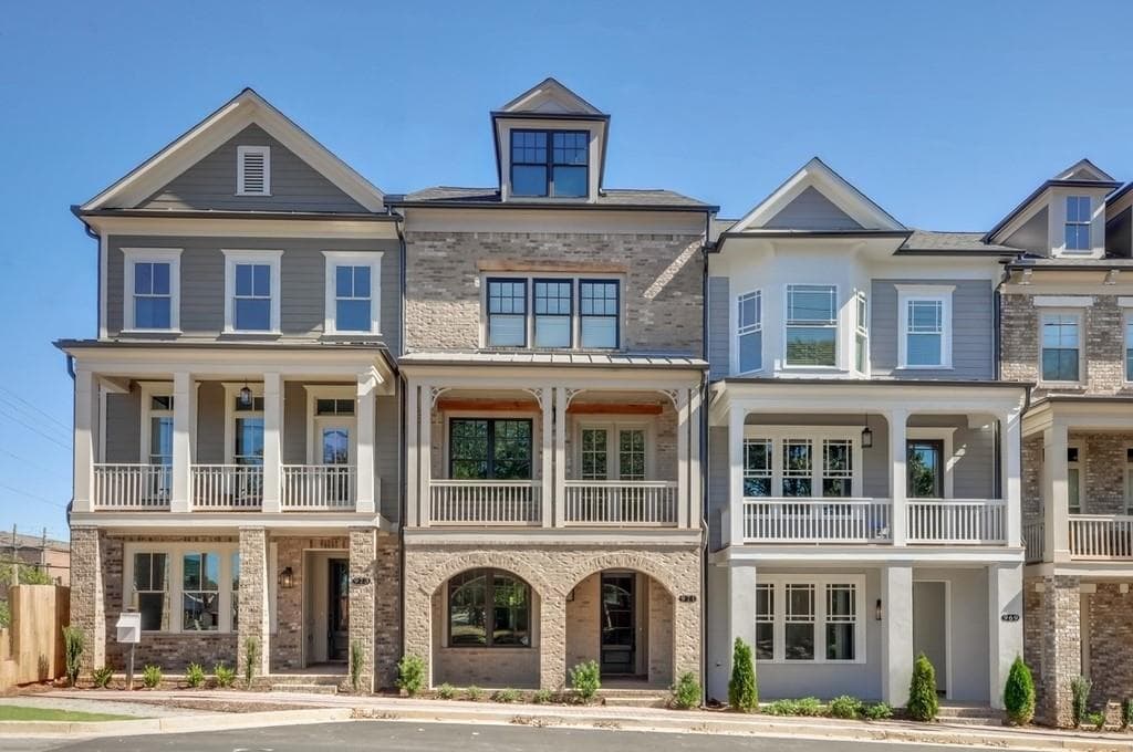 3 bedroom, 2,560 sq ft townhouse sold at 238 Dawson Drive, Woodstock, GA 30188