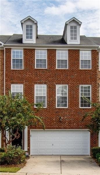 4 bedroom, 2,344 sq ft condominium sold at 3779 Chattahoochee Summit Drive 4, Atlanta, GA 30339