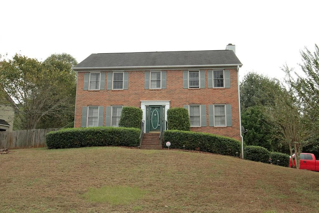4 bedroom, 2,712 sq ft single family residence sold at 2130 Deer Run Court, Lawrenceville, GA 30044
