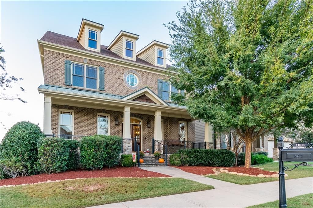 4 bedroom, 4,386 sq ft single family residence sold at 1801 Hickory Path Way, Suwanee, GA 30024