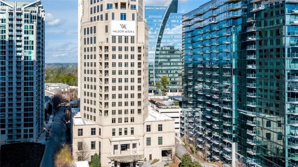 3 bedroom, 3,407 sq ft condominium sold at 3376 Peachtree Road 33B, Atlanta, GA 30326