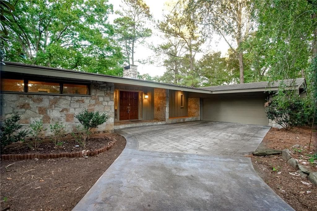 4 bedroom, 3,493 sq ft single family residence sold at 2543 Flair Knoll Court, Atlanta, GA 30345