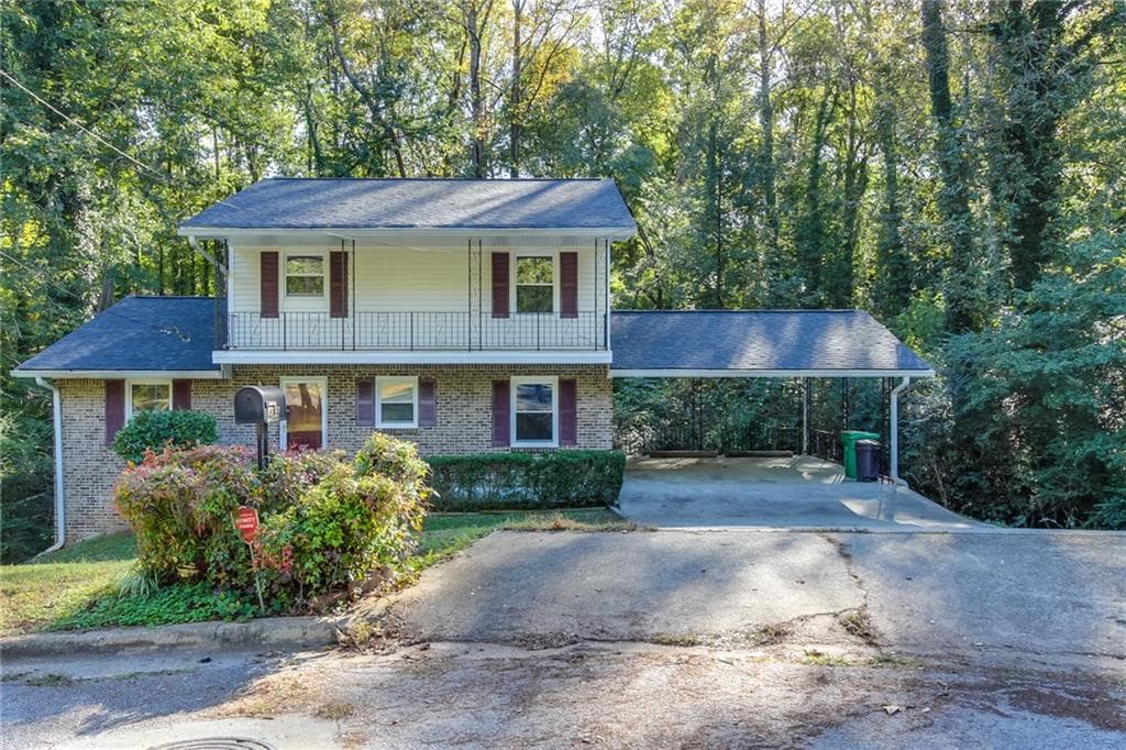 489 Maplecliff Drive, Stone Mountain, GA 30088 — most recent listing photo