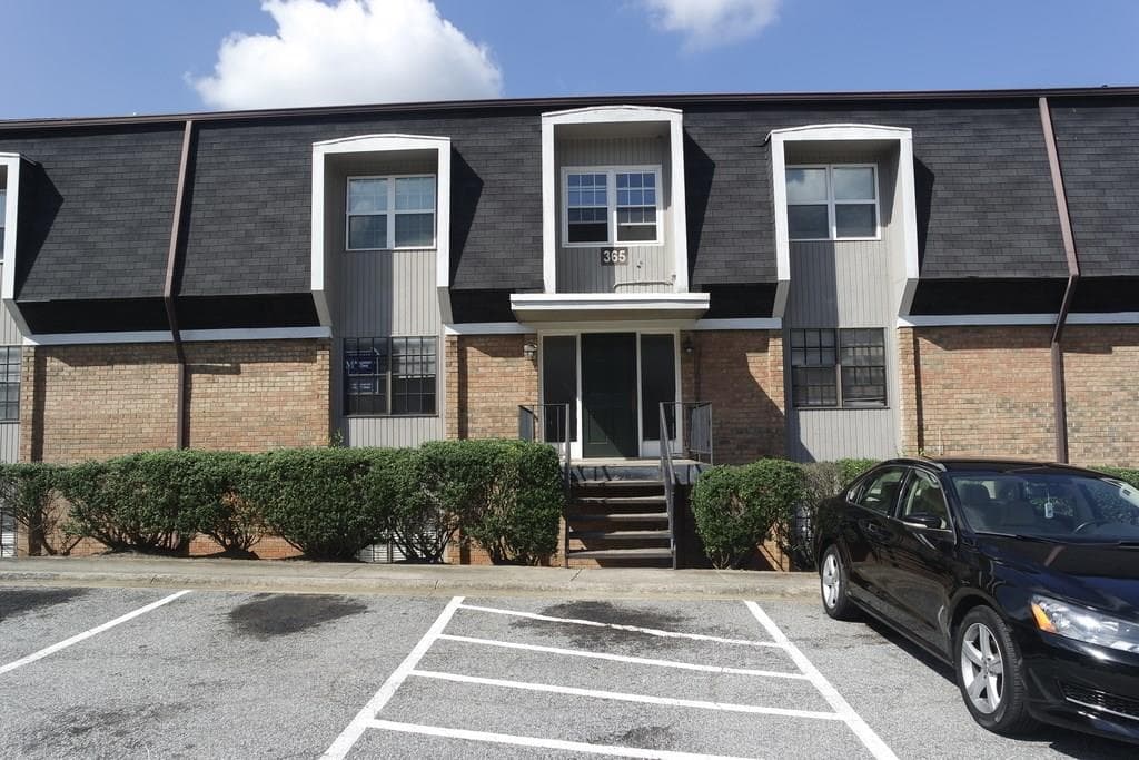 2 bedroom, 1,408 sq ft condominium sold at 365 Winding River Drive I, Sandy Springs, GA 30350