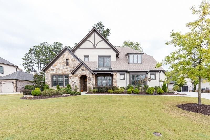 4 bedroom, 3,715 sq ft single family residence sold at 2705 Barnhill Drive, Marietta, GA 30062