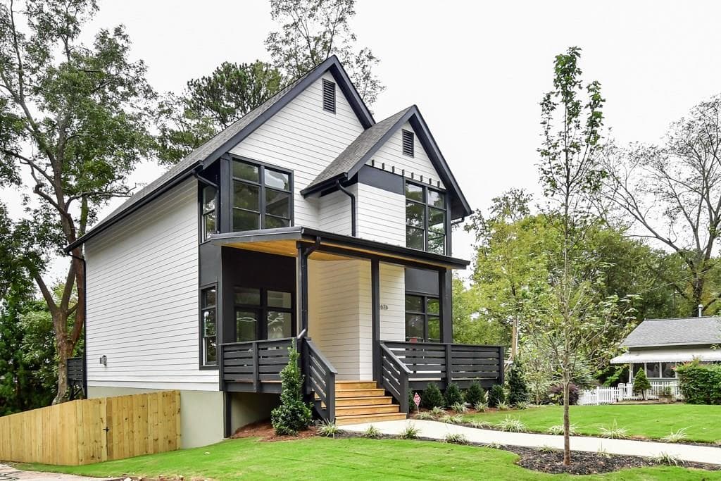 3 bedroom, 2,255 sq ft single family residence sold at 1676 Carroll Drive, Atlanta, GA 30318