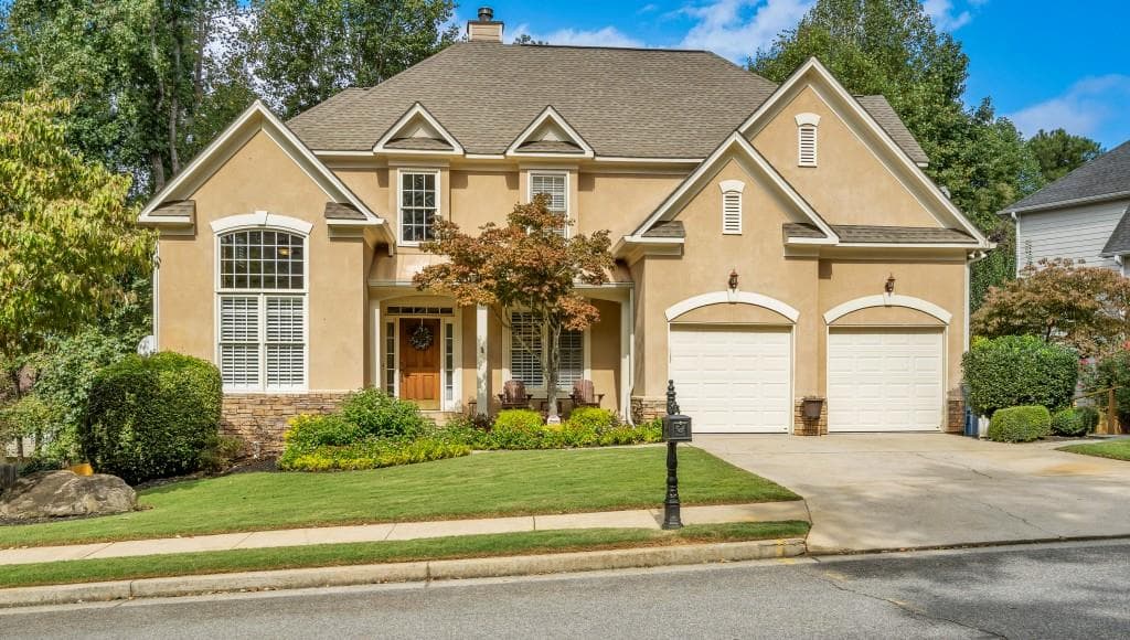 5 bedroom, 2,774 sq ft single family residence sold at 325 Park Creek Drive, Alpharetta, GA 30005
