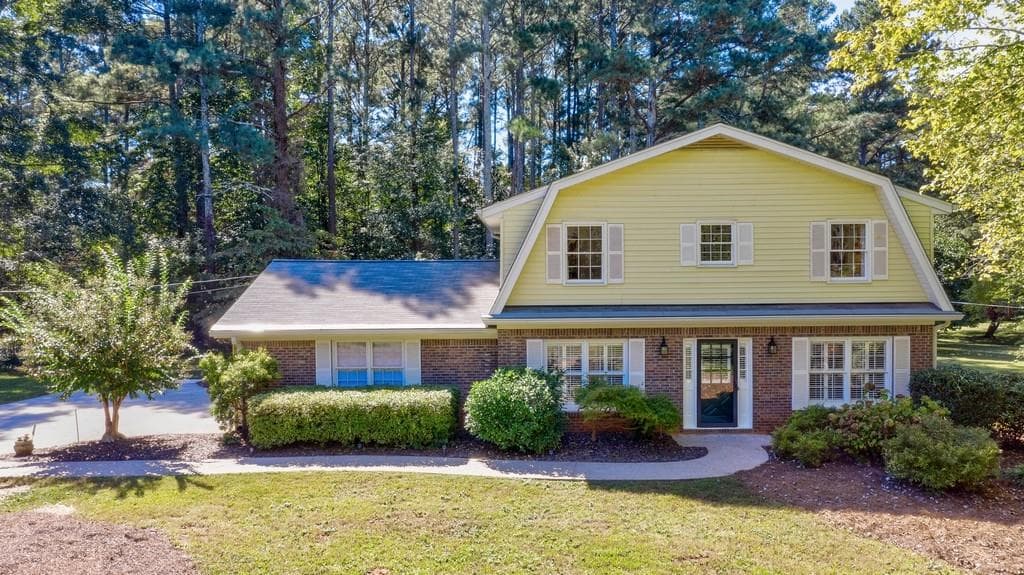 4 bedroom, 2,612 sq ft single family residence sold at 495 Houze Way, Roswell, GA 30076