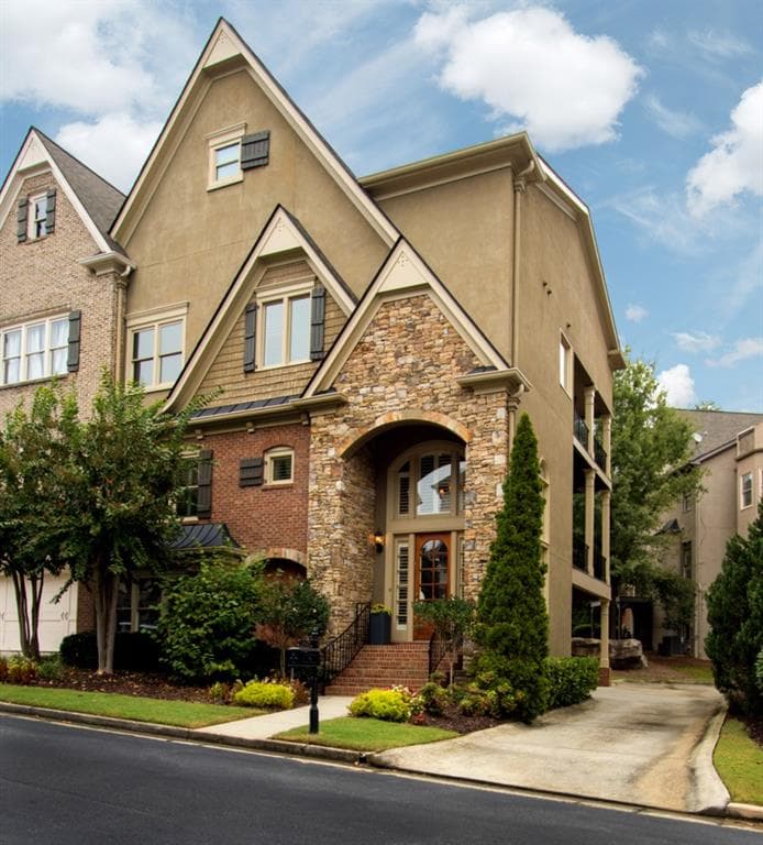 3 bedroom, 3,563 sq ft townhouse sold at 1943 Saxon Valley Circle, Brookhaven, GA 30319