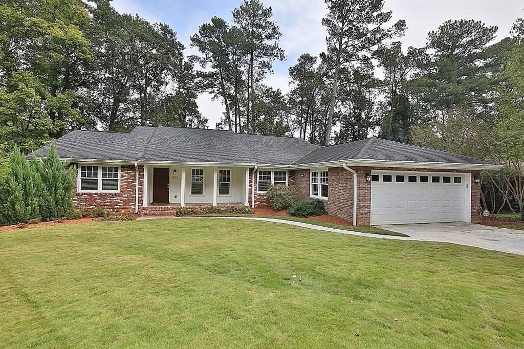 5 bedroom, 2,543 sq ft single family residence sold at 1913 Wildwood Place, Atlanta, GA 30324