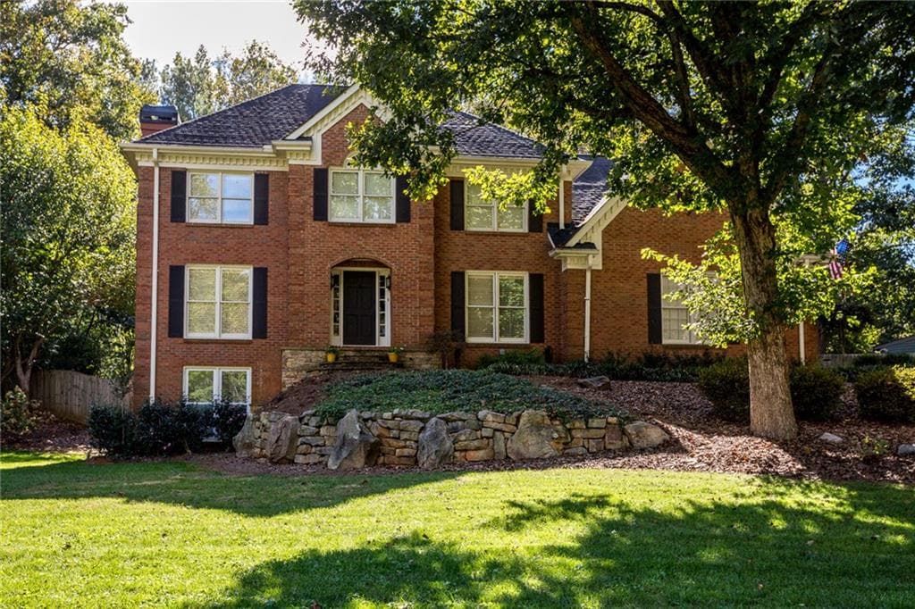 4 bedroom single family residence sold at 815 Gable Ridge Road, Roswell, GA 30076