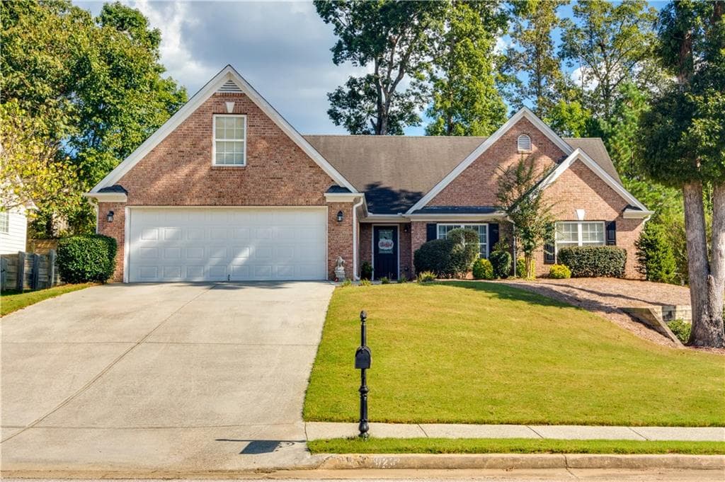 4 bedroom, 2,292 sq ft single family residence sold at 923 Natural Brook Trail, Lawrenceville, GA 30045