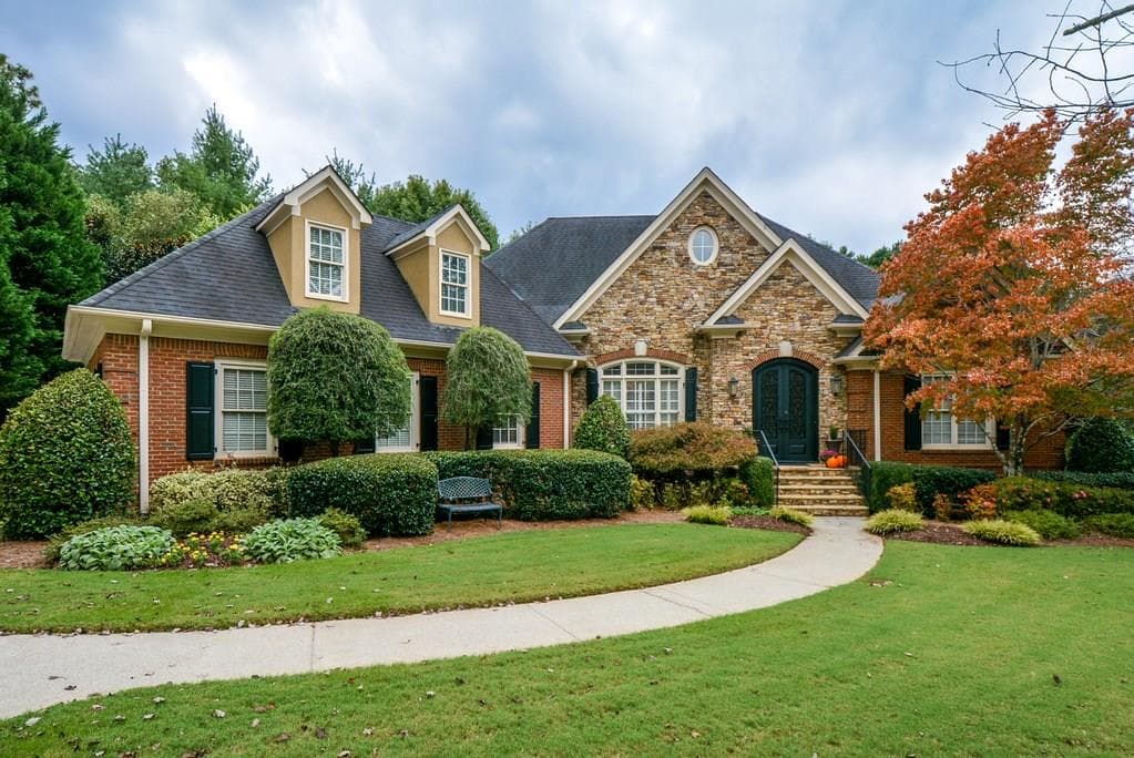4 bedroom, 5,720 sq ft single family residence sold at 2010 BENT CREEK Manor, Alpharetta, GA 30005