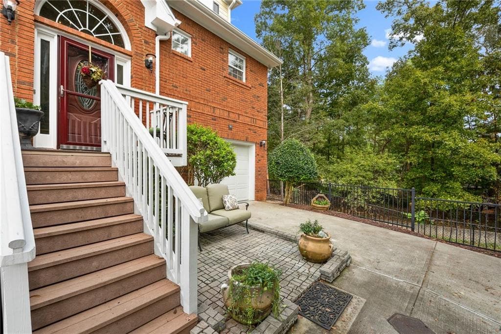3 bedroom, 1,900 sq ft townhouse sold at 18 Elan Court, Alpharetta, GA 30022 — photo 1 of 1