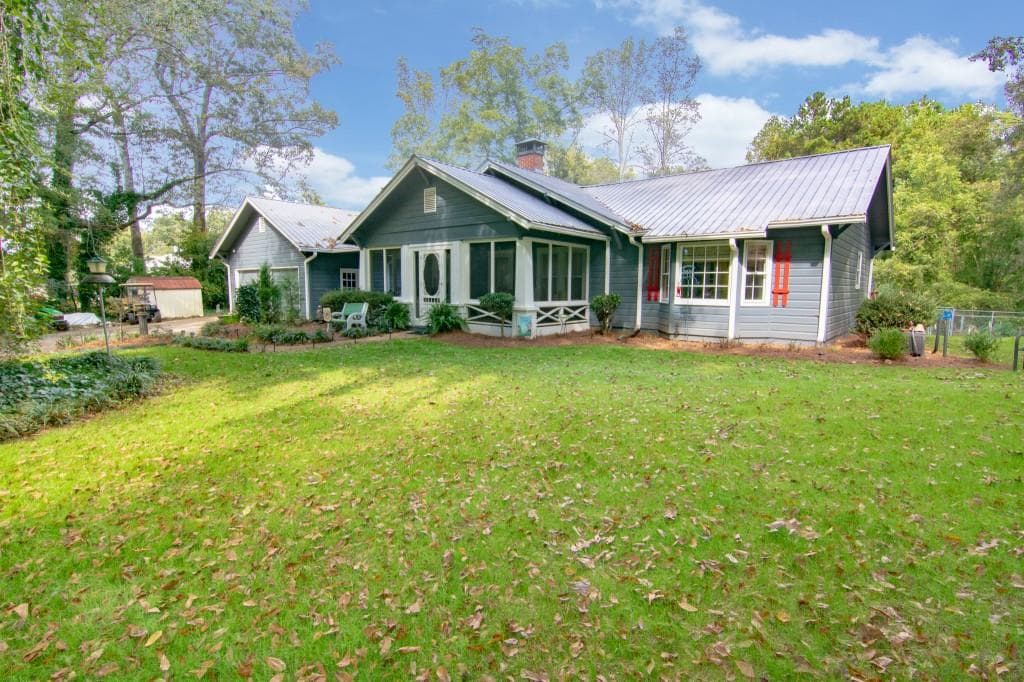 2 bedroom, 1,718 sq ft single family residence sold at 915 Homer Road, Woodstock, GA 30188