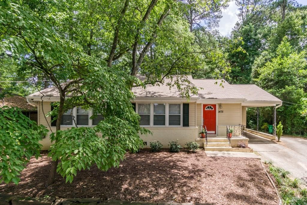 3 bedroom, 1,466 sq ft single family residence sold at 1475 Clairmont Road, Decatur, GA 30033