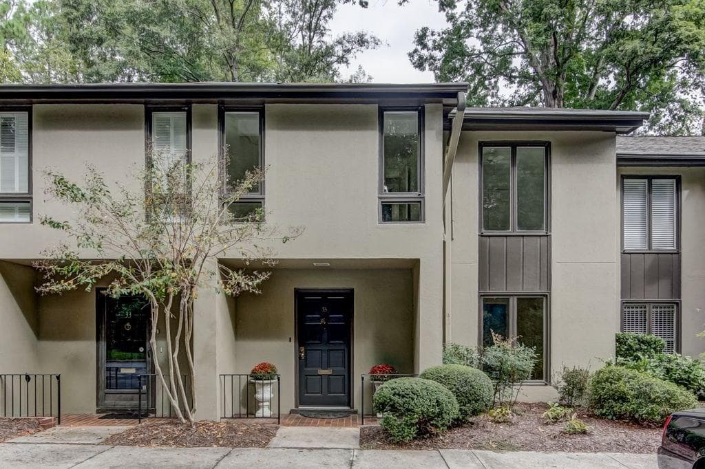 3 bedroom, 1,632 sq ft condominium sold at 35 Ivy Trail, Atlanta, GA 30342
