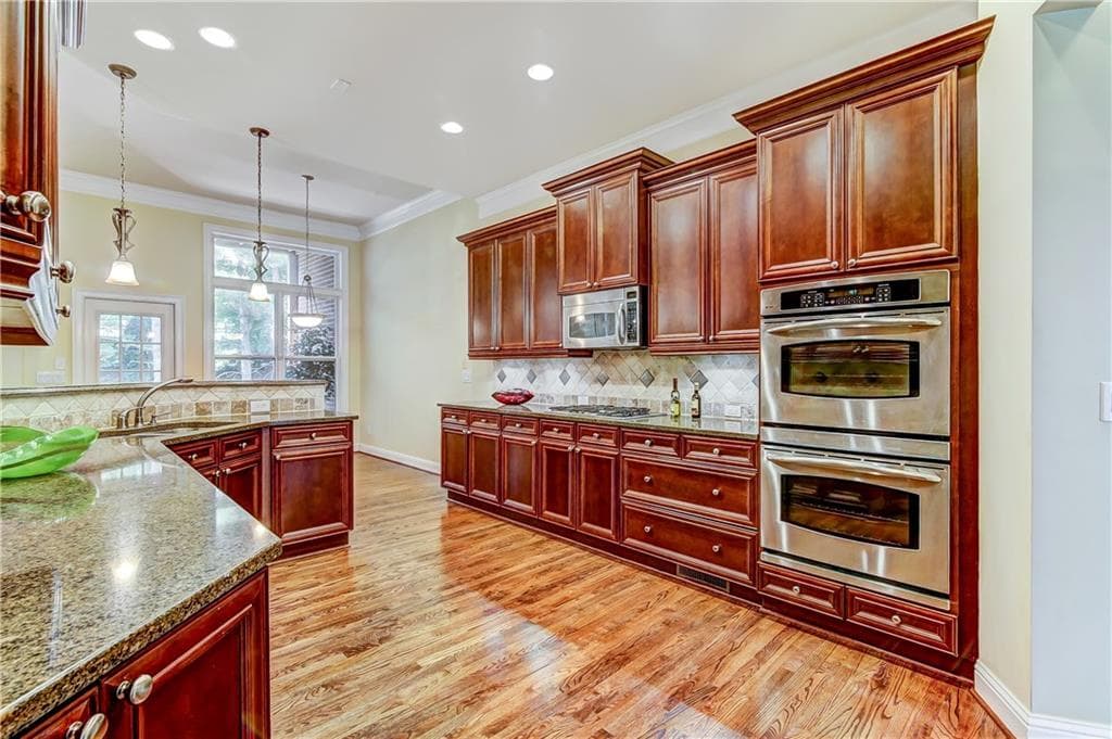 3 bedroom, 3,530 sq ft townhouse sold at 3045 Woodwalk Drive 18, Atlanta, GA 30339